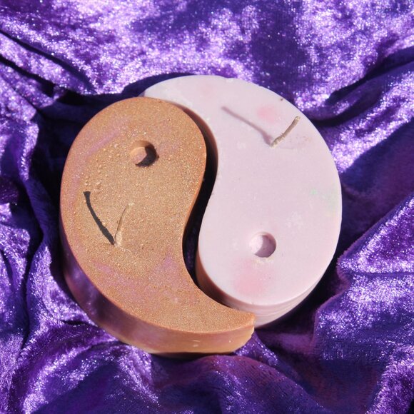 Yin Yang Candle Set in Pink and Gold - Picture 1 of 8
